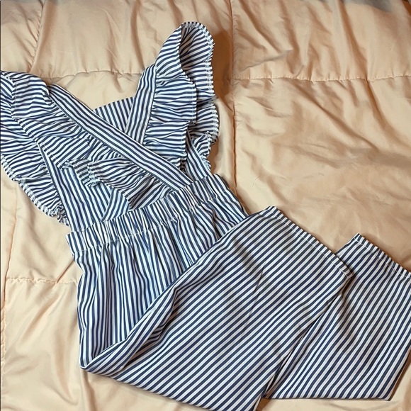 New Ruffle Sleeve Cross back jumper - Picture 2 of 6